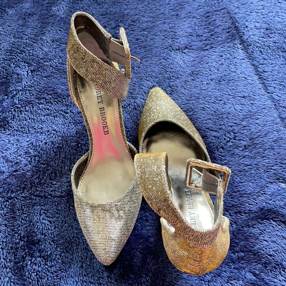 Aubrey Brooke Silver Fabric Strapoy Hrrls